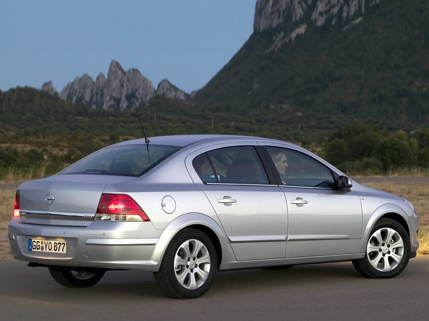 Opel Astra Astra Sedan 1.6 Enjoy Plus 6