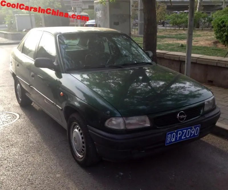 Opel Astra Astra Sedan 1.6 GL 7