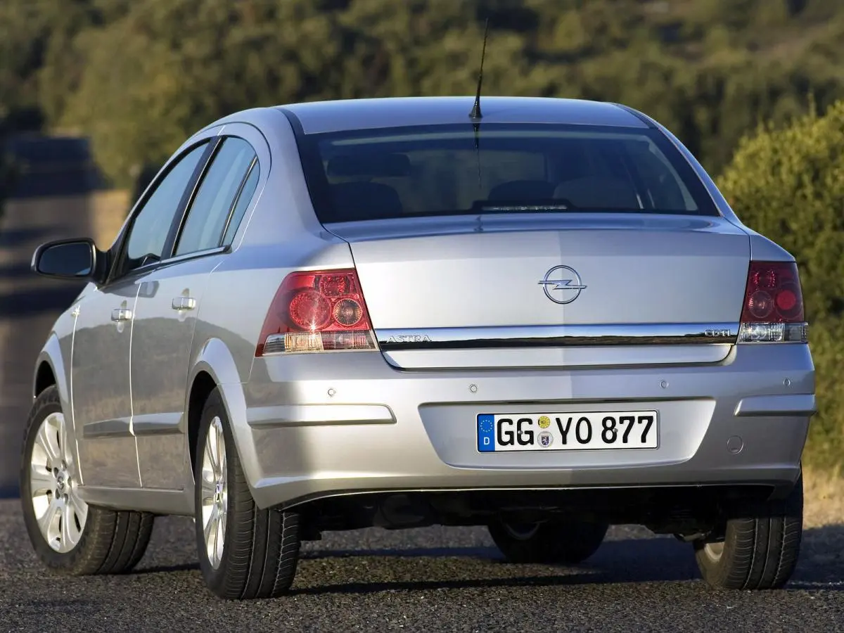 Opel Astra Astra Sedan 1.3 CDTI Enjoy Elegance 6