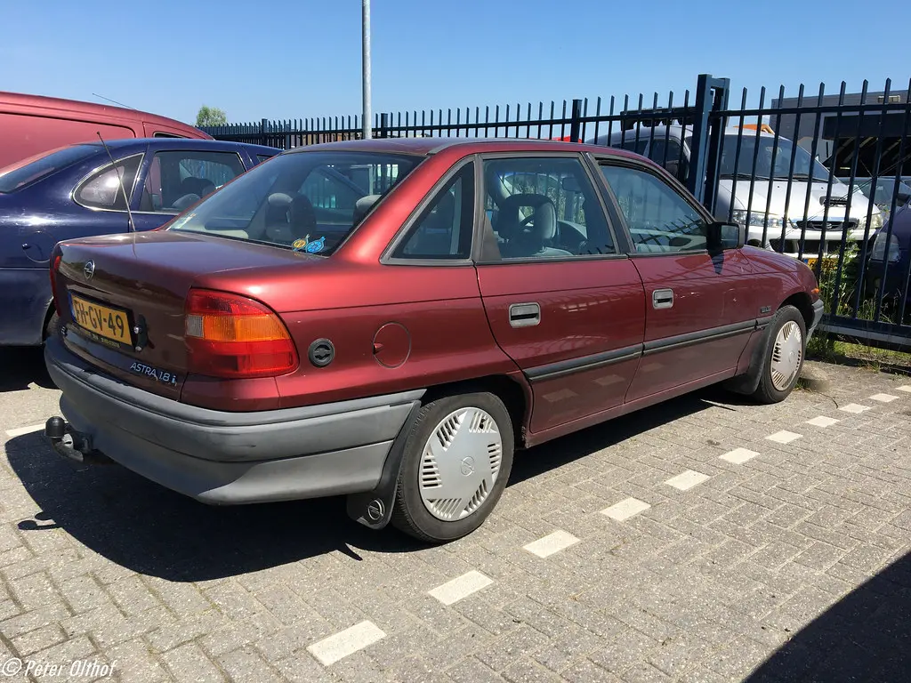 Opel Astra Astra Sedan 1.8 GLS 7