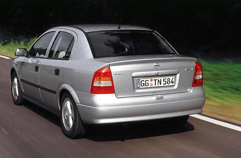 Opel Astra Astra Sedan 2.0 16V Ecotec CDX 4