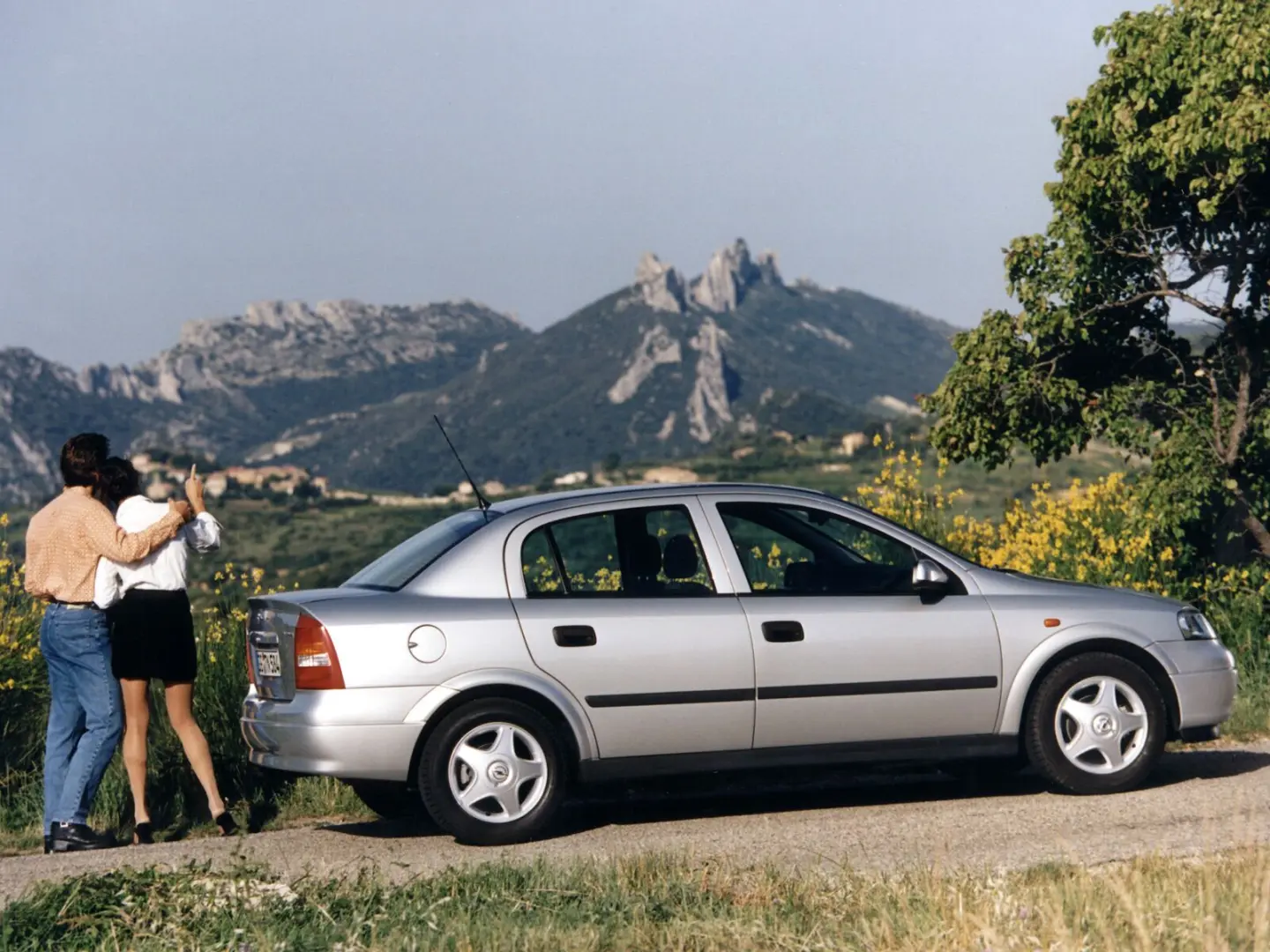 Opel Astra Astra Sedan 2.0 16V Ecotec CDX 6