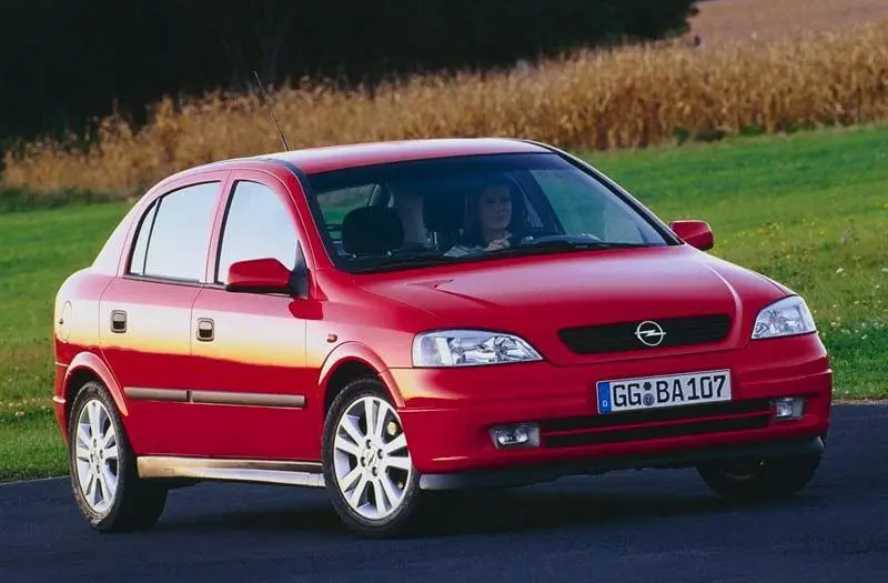 Opel Astra Astra Sedan 2.2 DTI 4