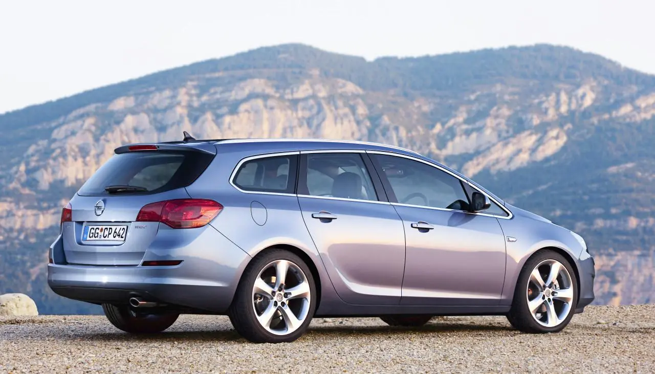 Opel Astra Astra Sports Tourer 1.6 Cosmo 2
