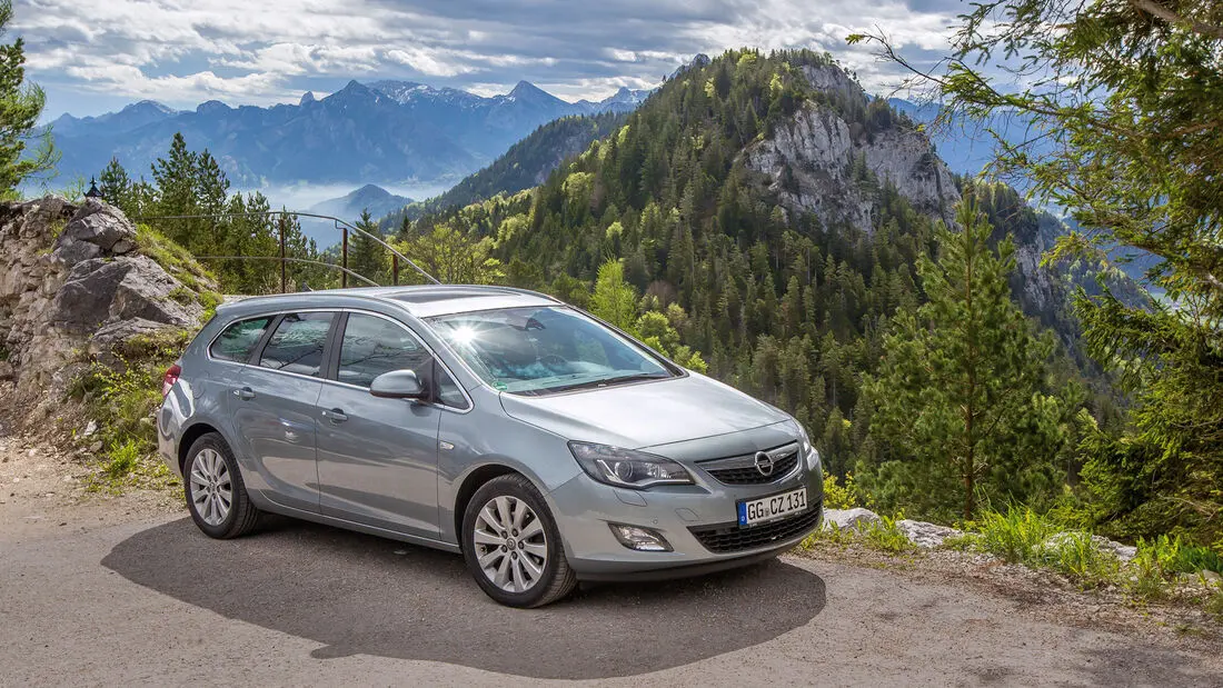 Opel Astra Astra Sports Tourer 2.0 T Cosmo 6