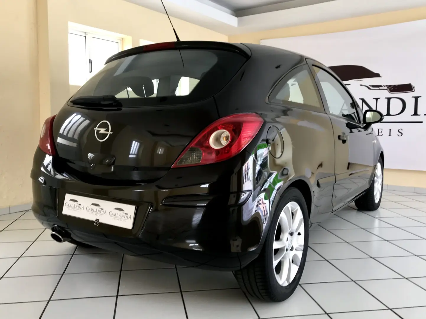 Opel Corsa Corsa 1.2 Enjoy	Özel Seri 2