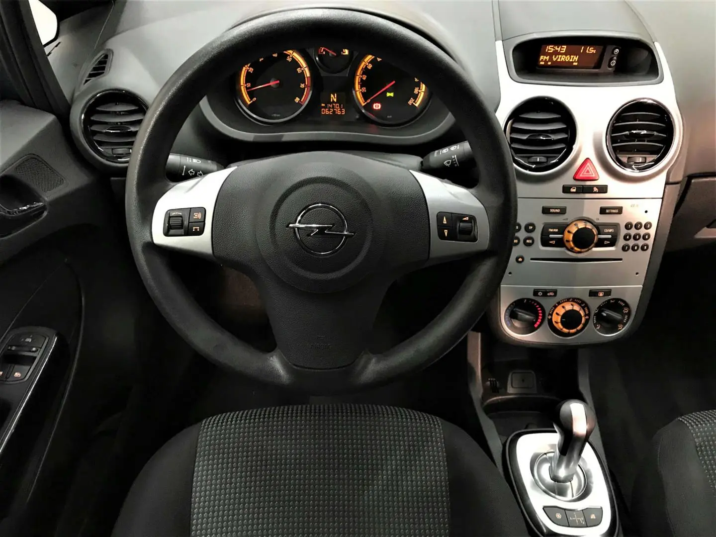 Opel Corsa Corsa 1.2 Twinport Enjoy 111 Easytronic 4