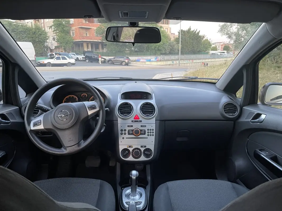 Opel Corsa Corsa 1.2 Twinport Essentia 16'Alaşım Jant Easytronic 2