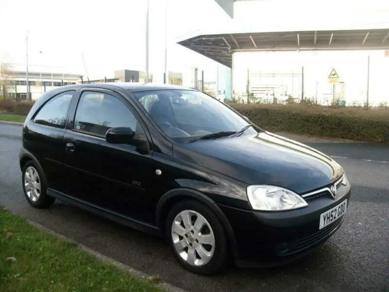 Opel Corsa Corsa 1.2i 16V Essentia 4