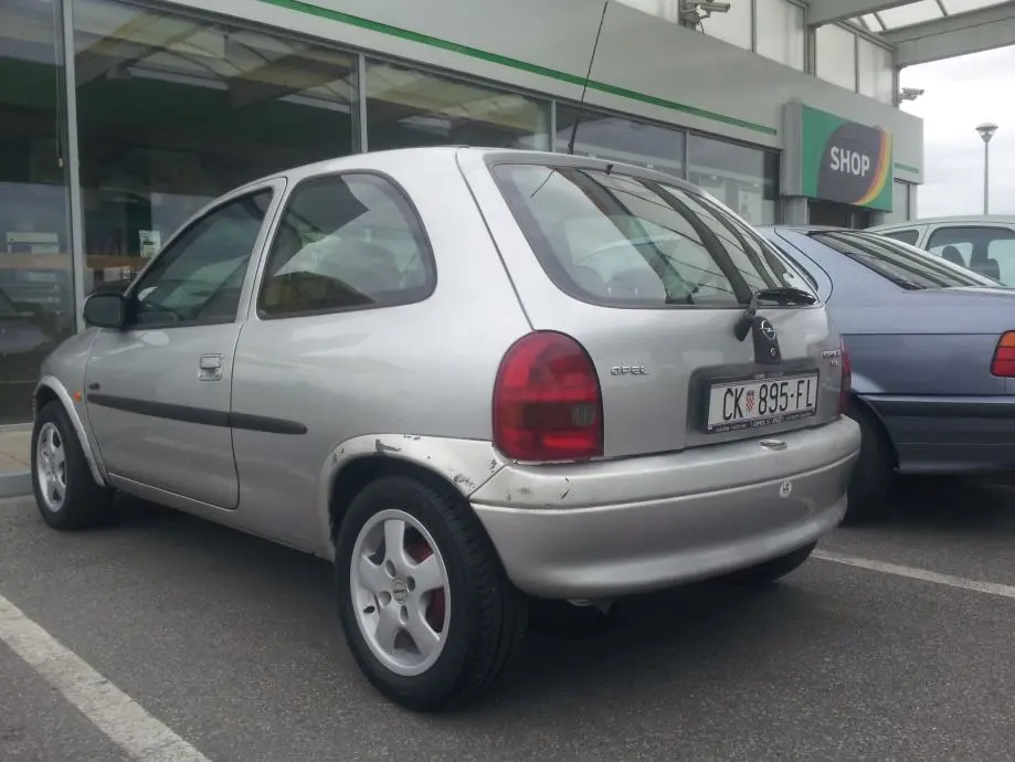 Opel Corsa Corsa 1.2i 16V Swing 6