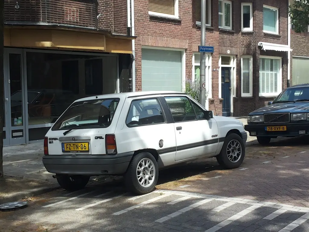 Opel Corsa Corsa 1.2i Swing 7