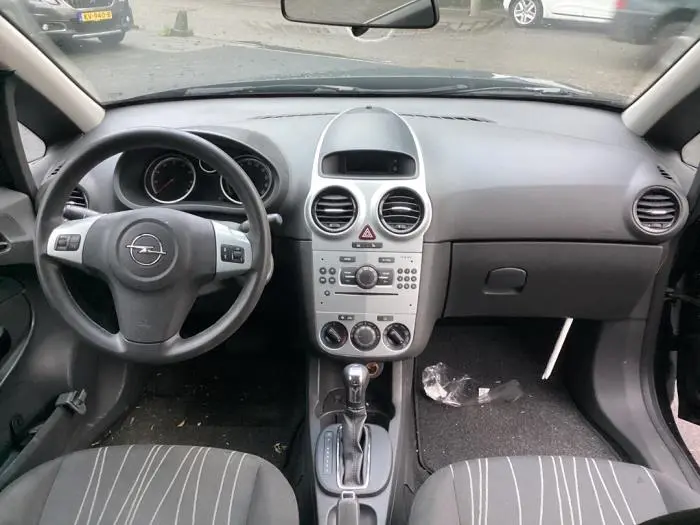 Opel Corsa Corsa 1.4 Twinport Black&White 3