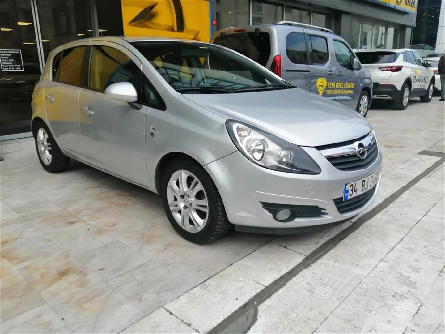 Opel Corsa Corsa 1.4 Twinport Enjoy 2