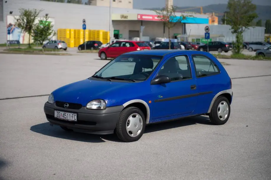 Opel Corsa Corsa 1.4i Swing 5
