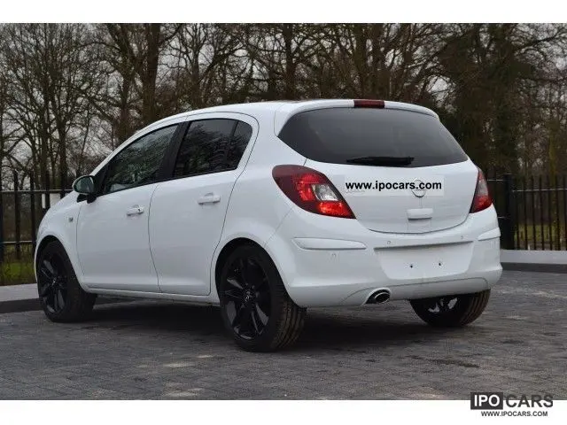 Opel Corsa Corsa 1.4i Twinport Color Edition 0