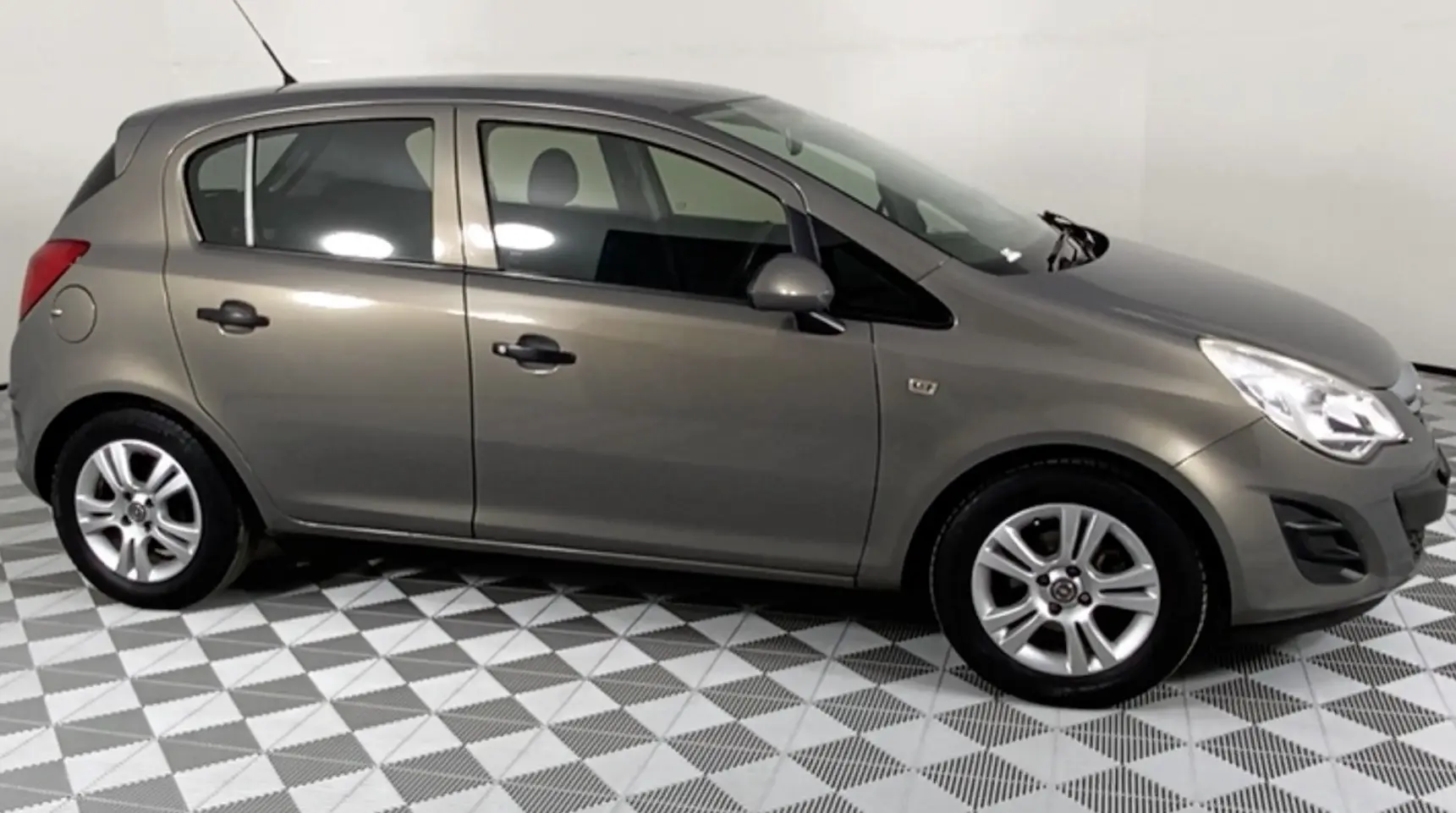Opel Corsa Corsa 1.4i Twinport Essentia 14'Kapak Jant 4