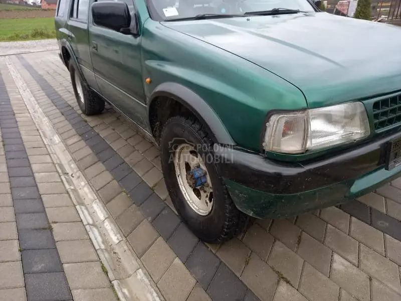 Opel Frontera Frontera 2.4i 3