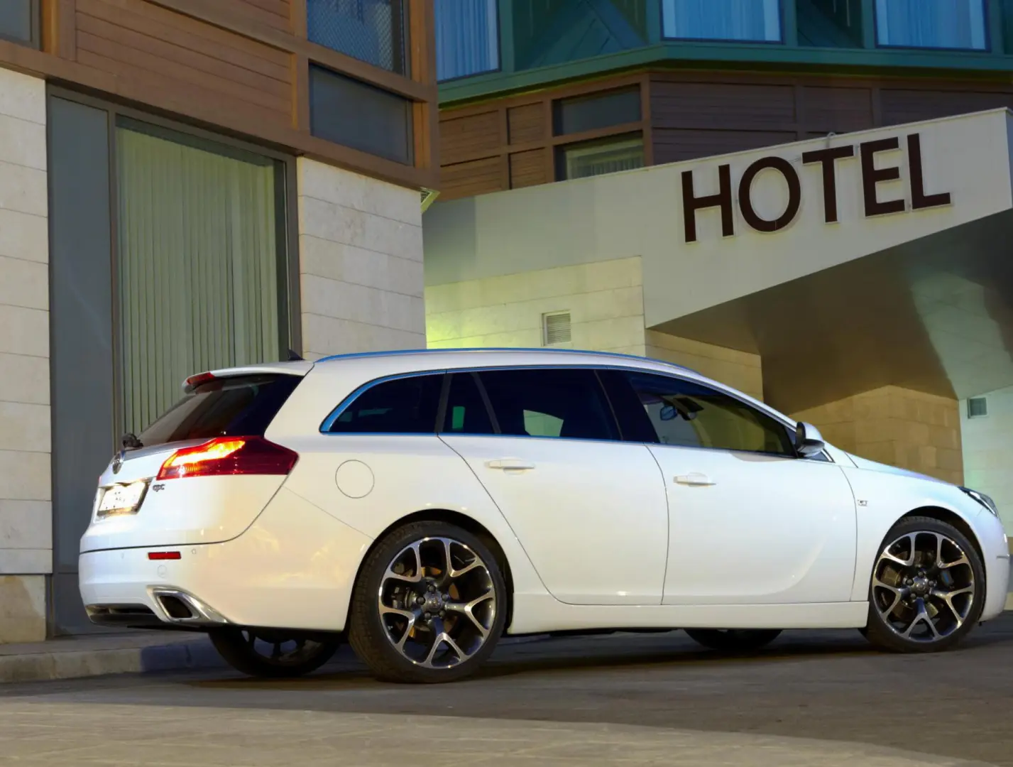Opel Insignia Insignia Sports Tourer 2.8 V6 AWD OPC 5