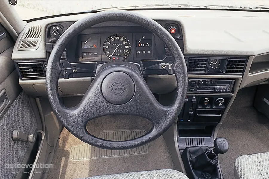 Opel Kadett Kadett 1.3 GLS 6