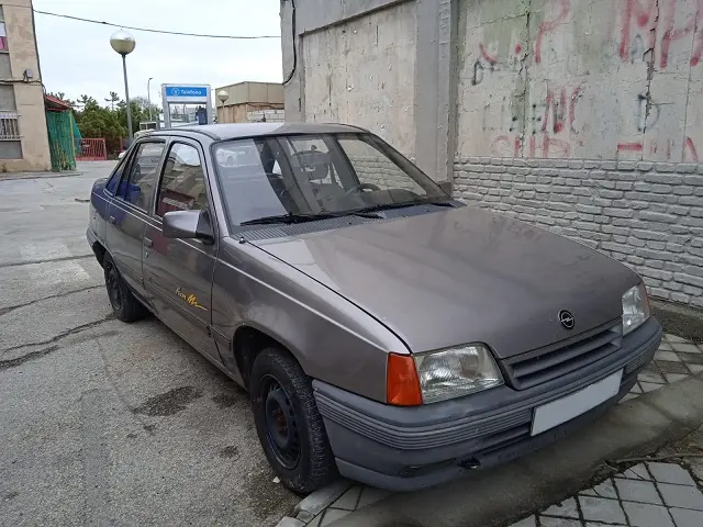 Opel Kadett Kadett 1.4 CS 7