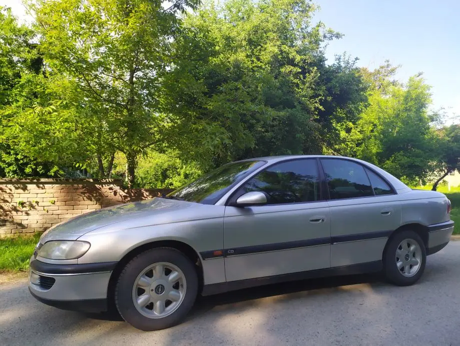 Opel Omega Omega 2.0 16V 2