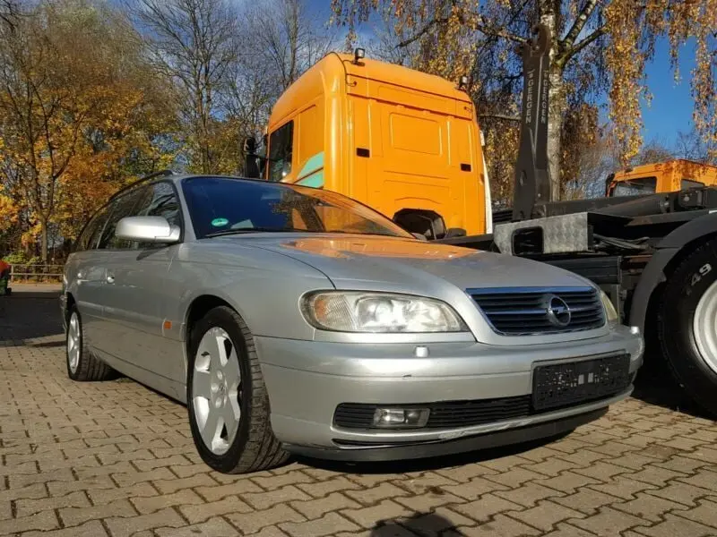 Opel Omega Omega 2.2 16V Comfort 3