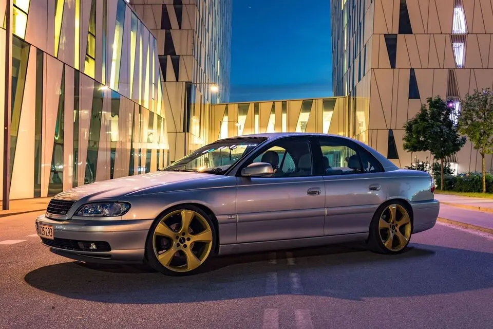 Opel Omega Omega 2.2 16V Comfort 4