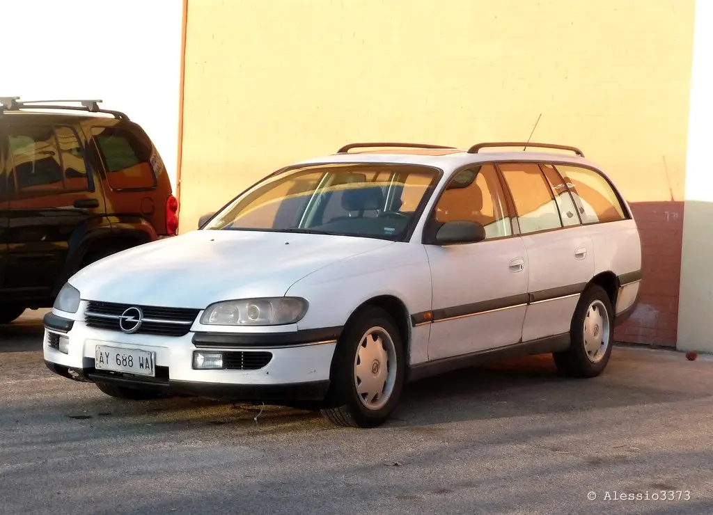 Opel Omega Omega 2.5 TD CD 4