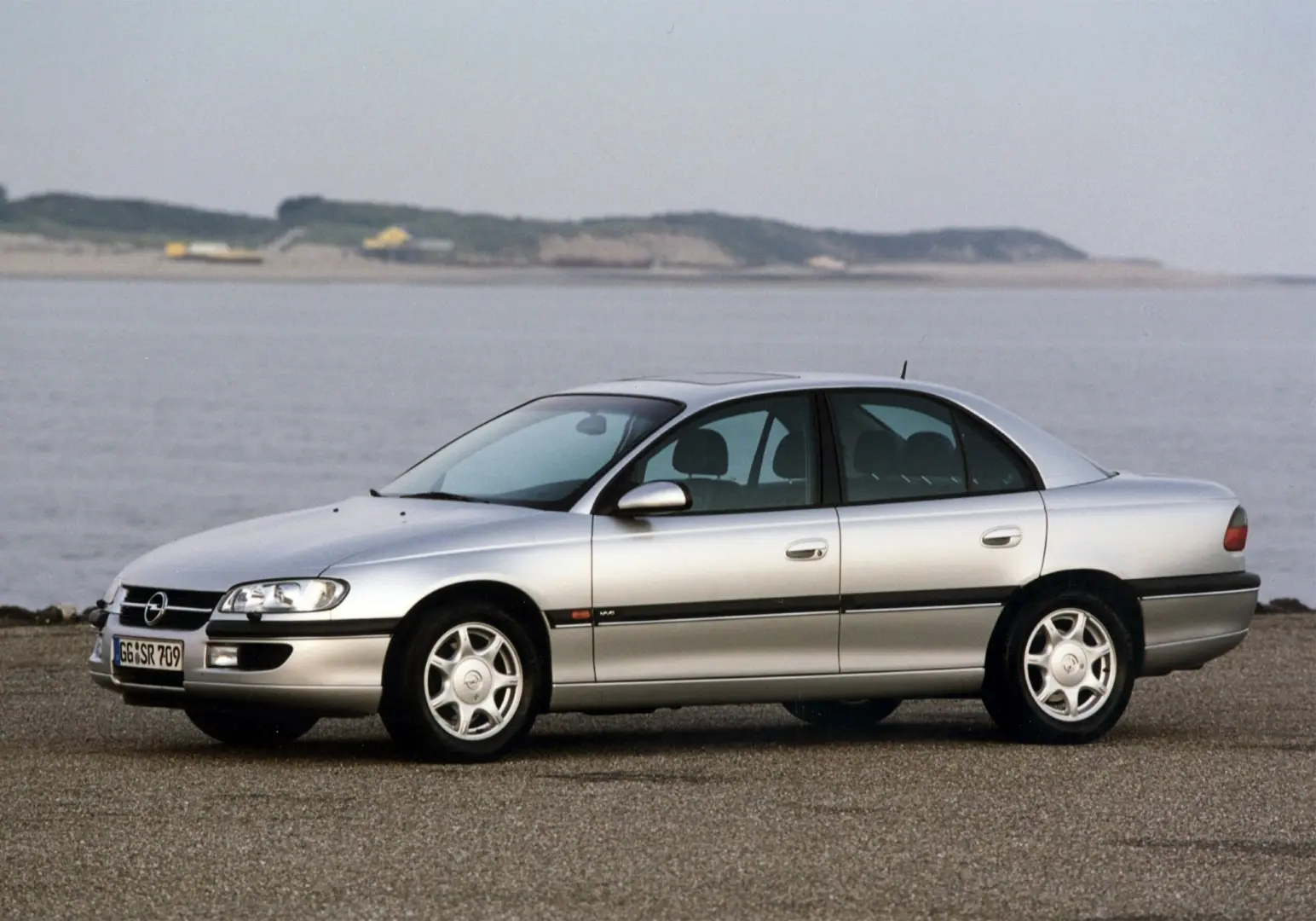 Opel Omega Omega 2.5 TD MV6 4