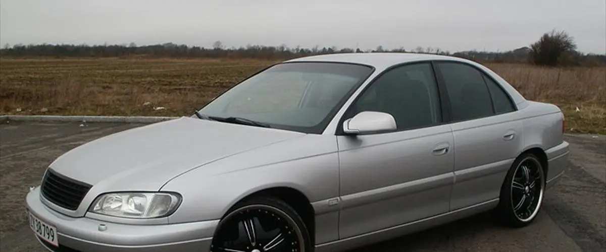 Opel Omega Omega 2.6 V6 Elegance 5