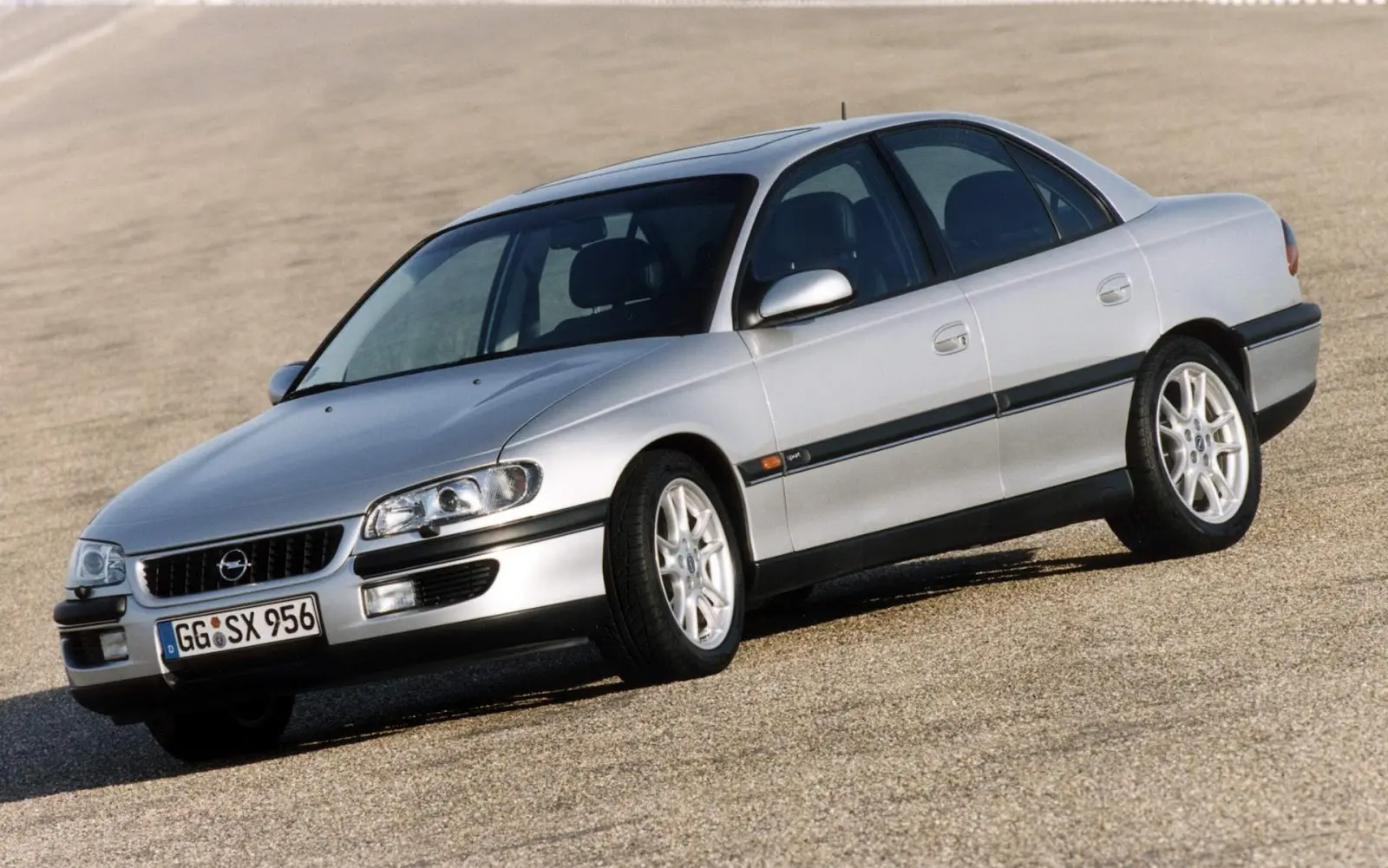 Opel Omega Omega 2.6 V6 Sport 5