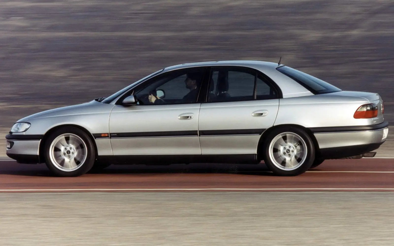 Opel Omega Omega 2.6 V6 Sport 6