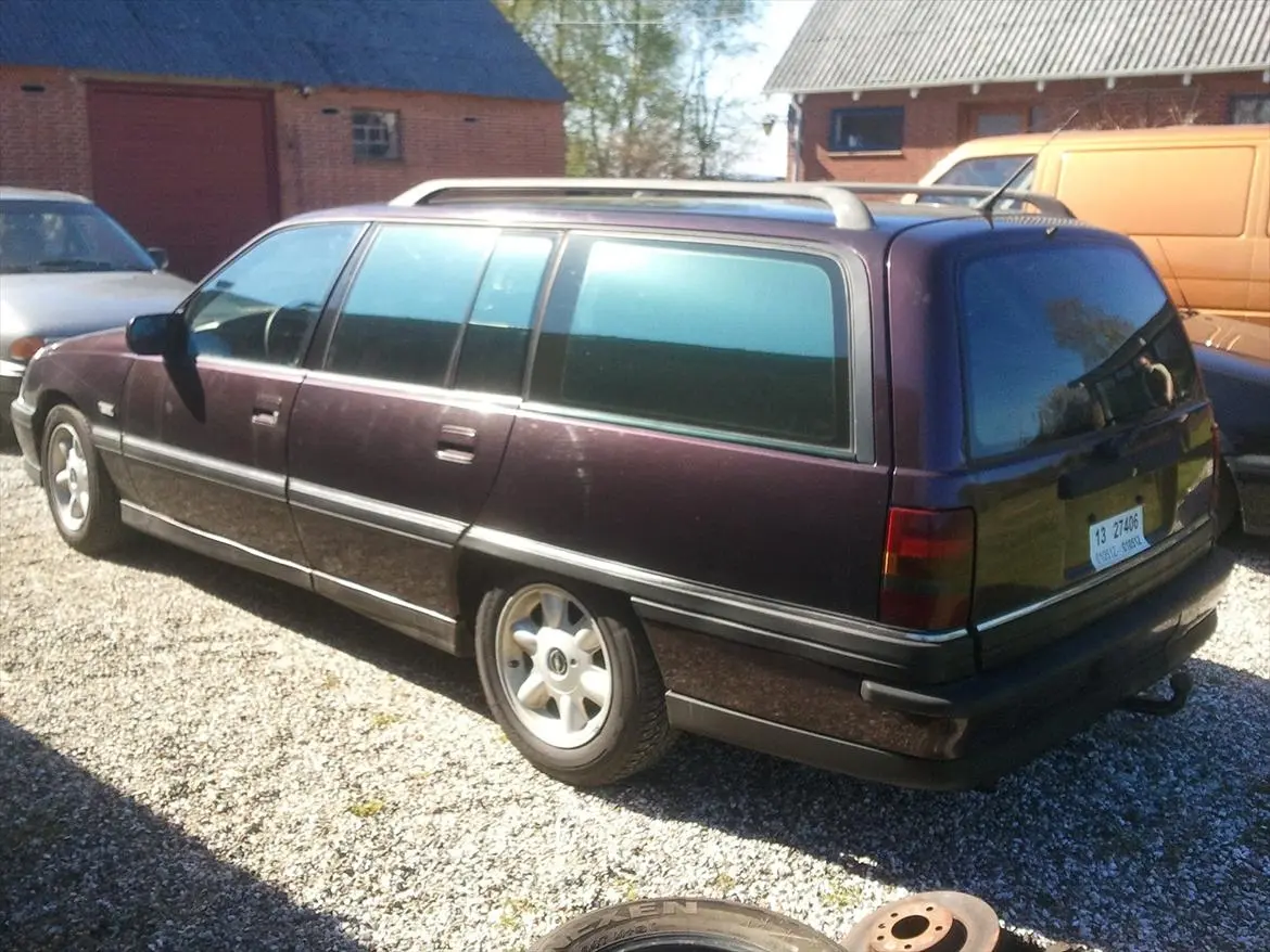 Opel Omega Omega 3.0 24V 4