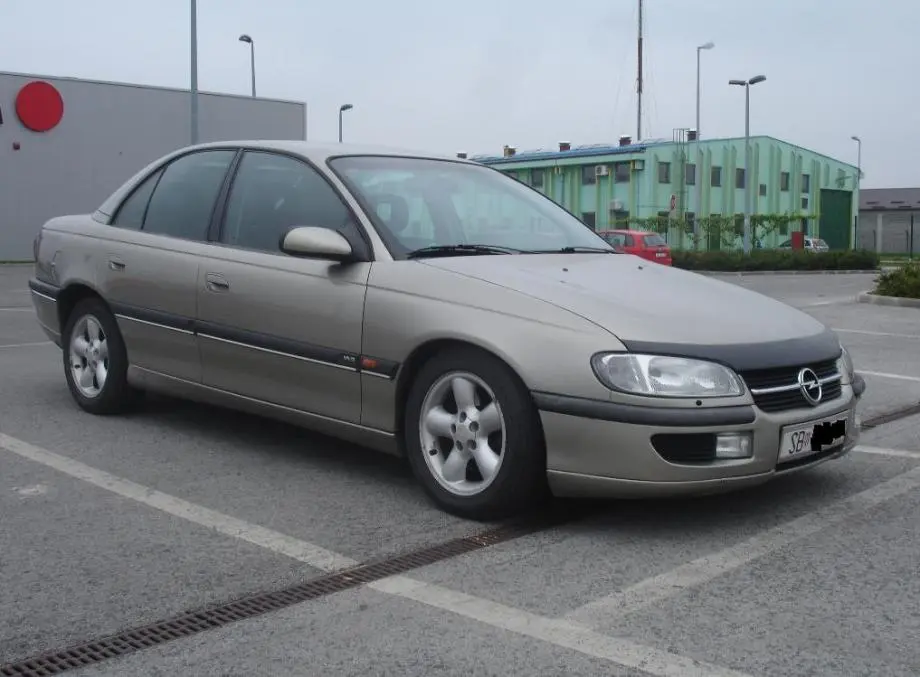Opel Omega Omega 3.0 MV6 4