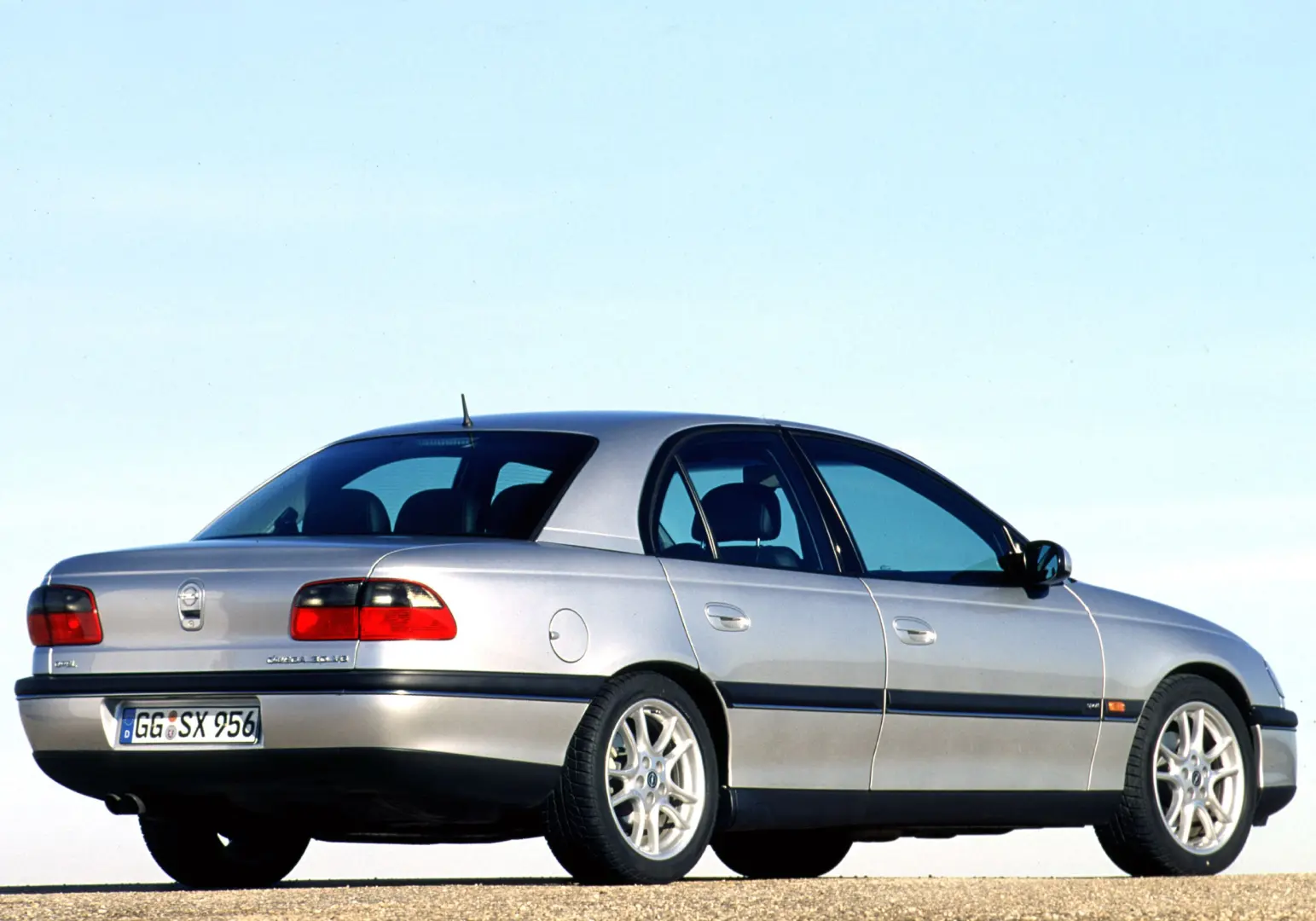 Opel Omega Omega 3.0 Sport 1