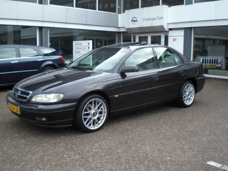 Opel Omega Omega 3.0 V6 Executive 5