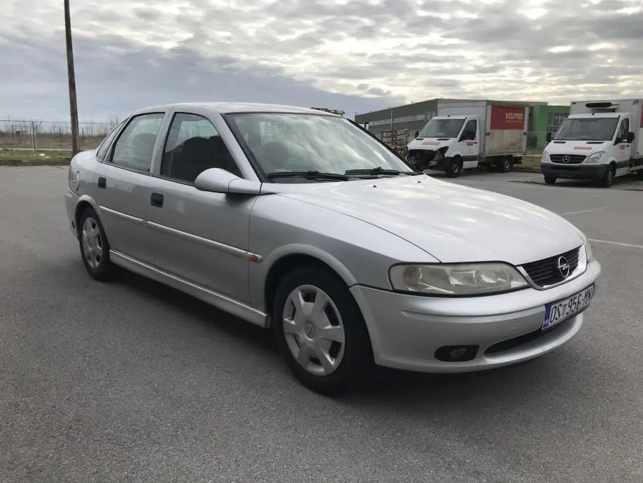 Opel Vectra Vectra 1.6 16V 4