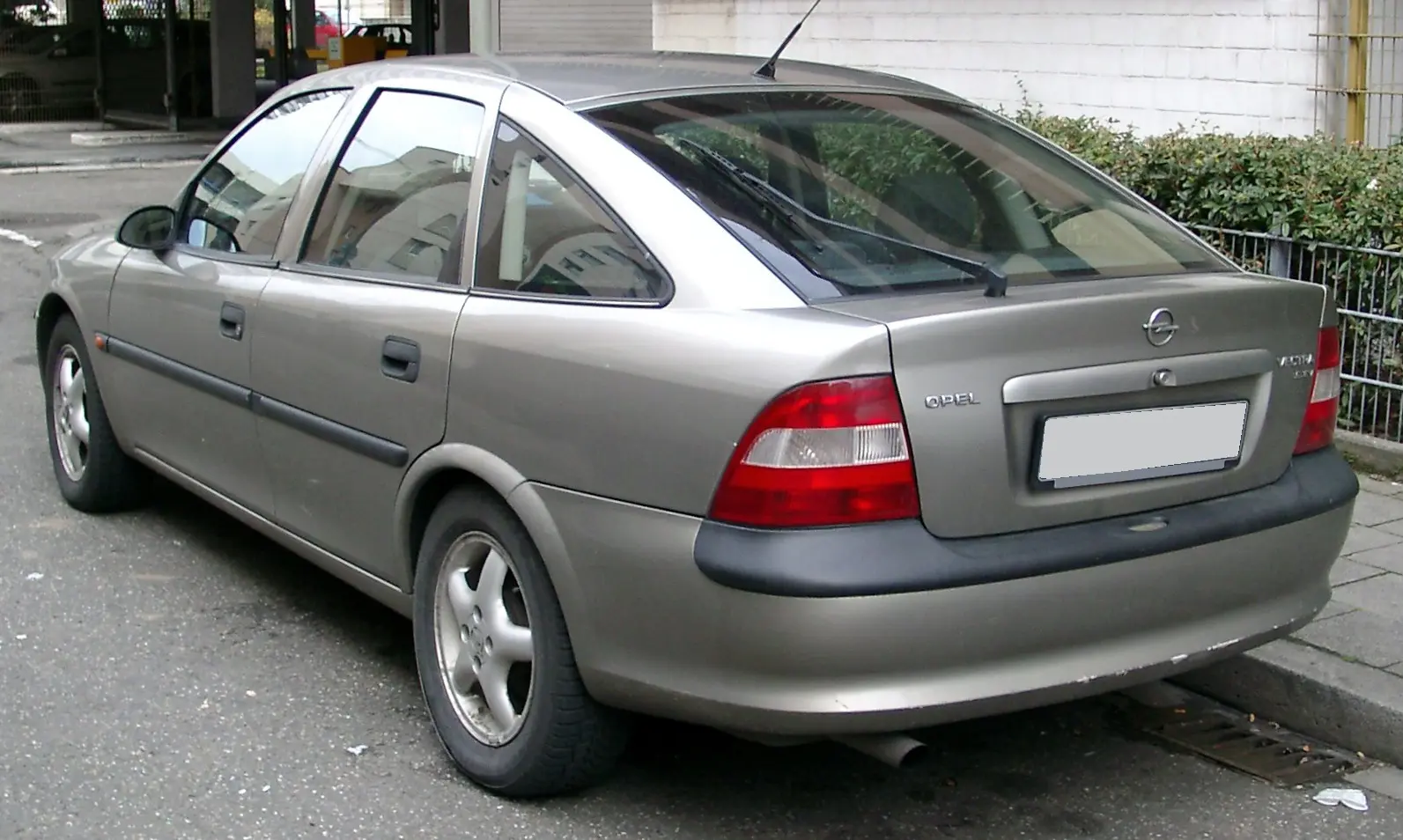 Opel Vectra Vectra 1.6 Elegance 2