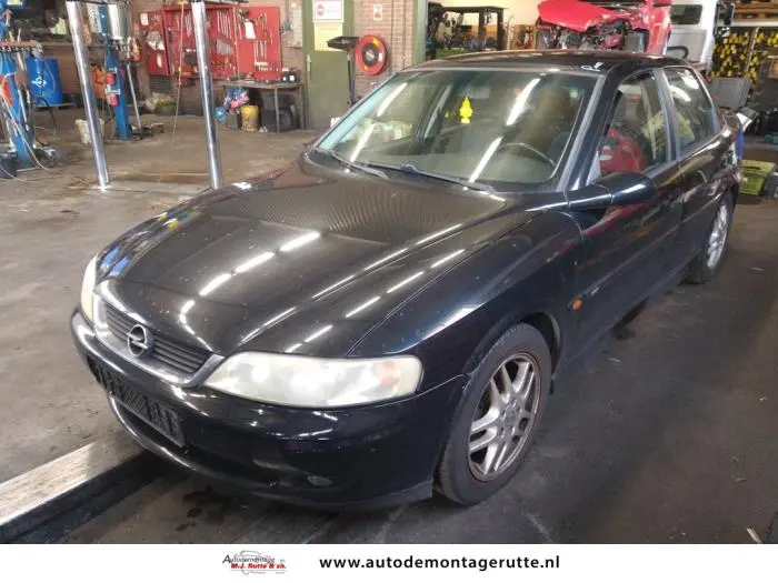 Opel Vectra Vectra 1.8 16V CD 1
