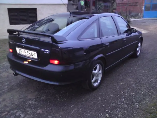 Opel Vectra Vectra 2.0 16V CD 6