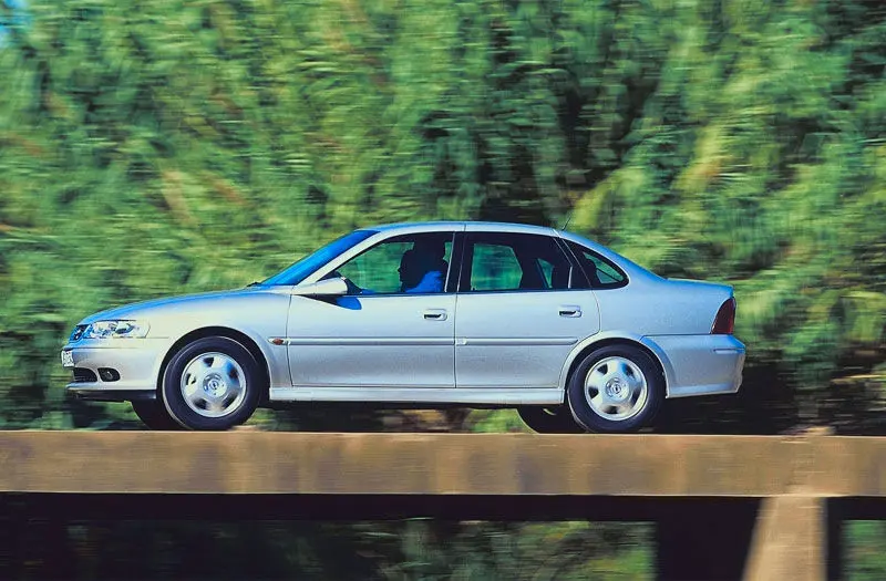 Opel Vectra Vectra 2.0 16V CDX 5