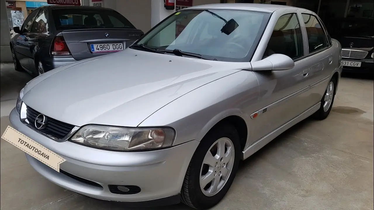 Opel Vectra Vectra 1.6 Elegance 1