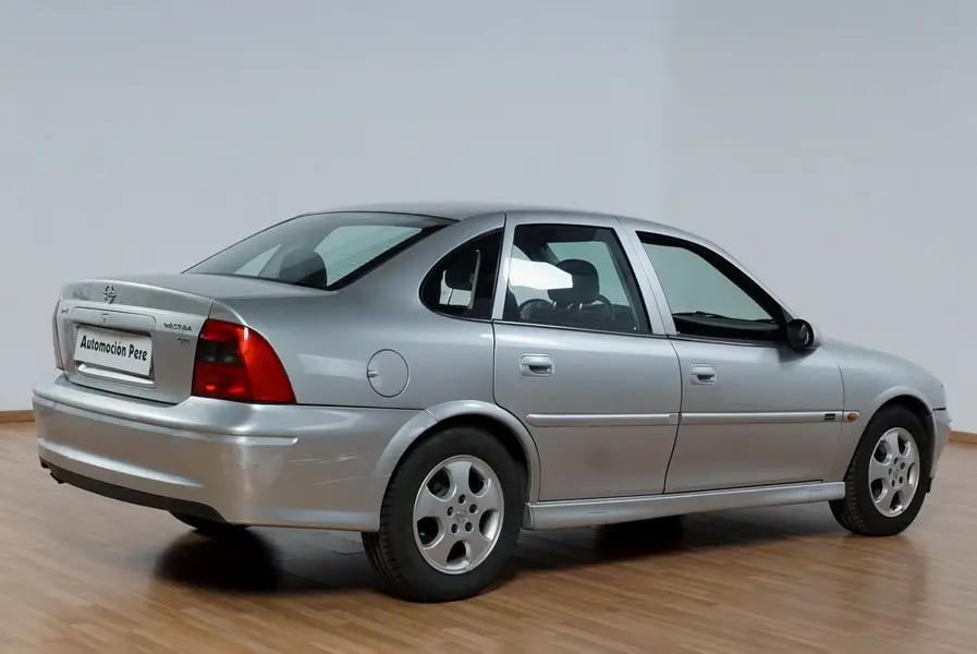 Opel Vectra Vectra 2.0 DTI CD 4