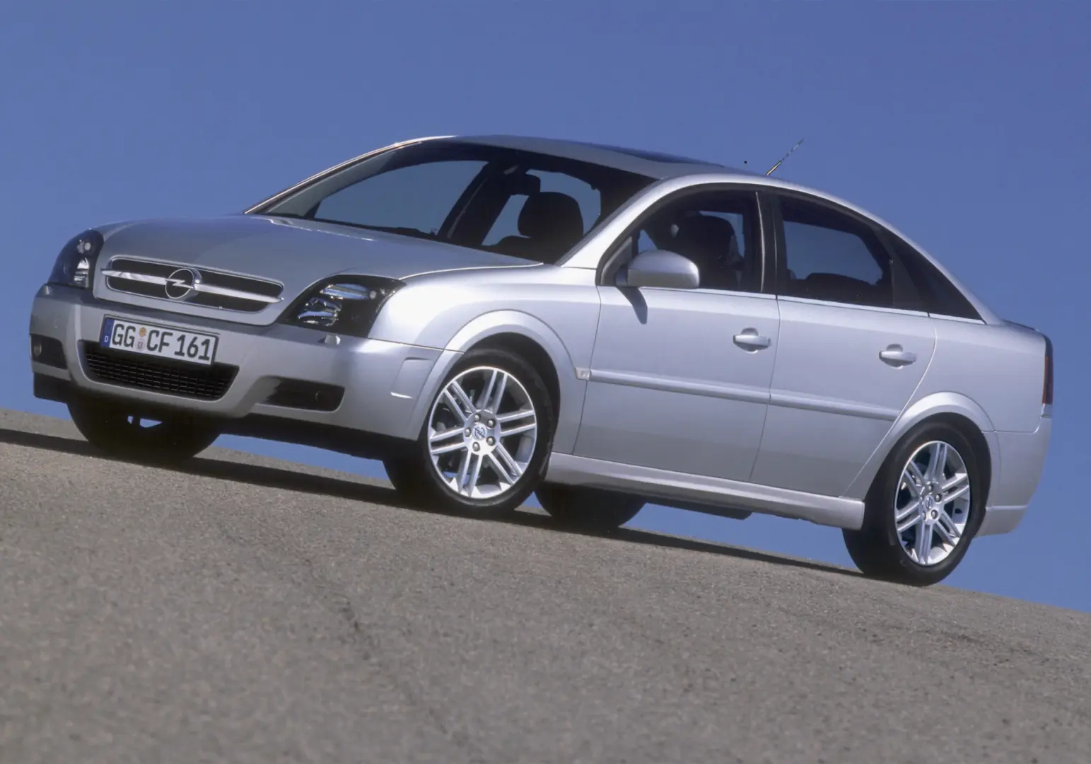 Opel Vectra Vectra 2.2 GTS Elegance 2
