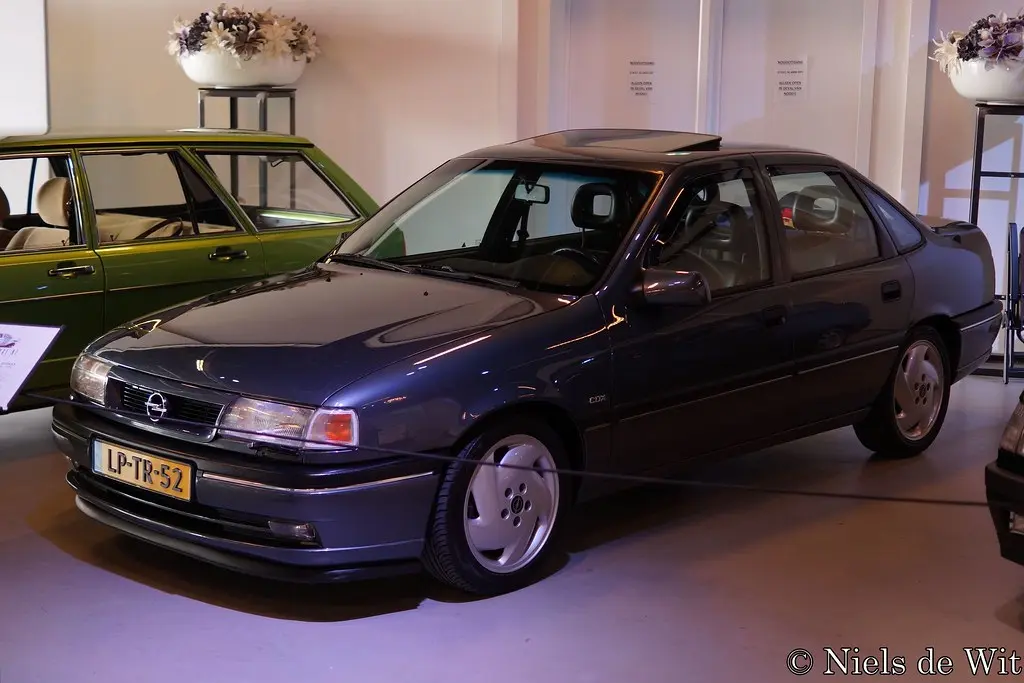 Opel Vectra Vectra 2.5 V6 CDX 2