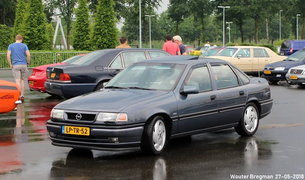 Opel Vectra Vectra 2.5 V6 CDX 5