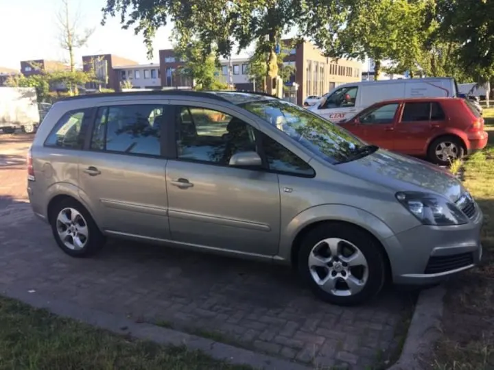 Opel Zafira Zafira 1.6 Enjoy 1