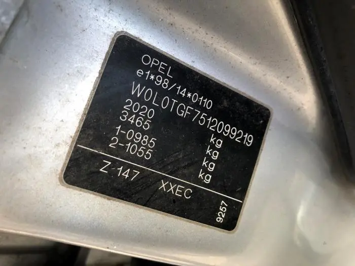 Opel Zafira Zafira 2.2 16V 6