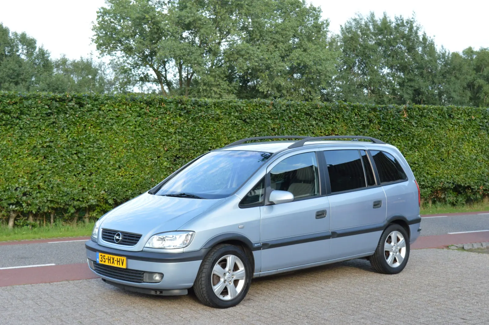 Opel Zafira Zafira 2.2 16V 5