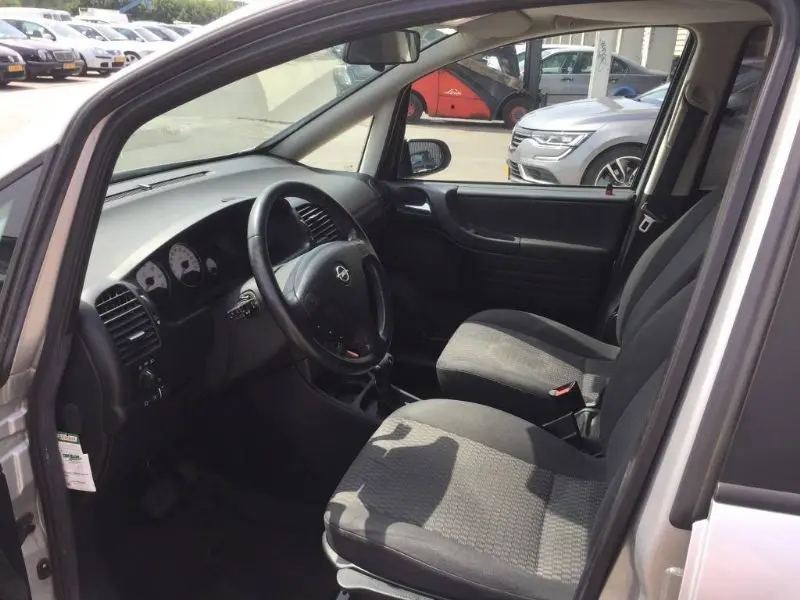 Opel Zafira Zafira 2.2 16V 5